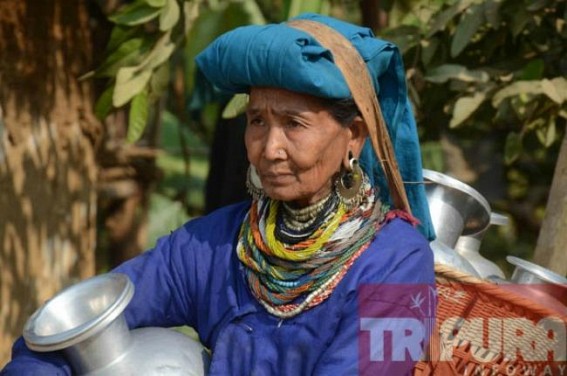 Safe drinking water scarce in the interiors of Tripura : yet Manik claims the State is developing faster Safe drinking water scarce in the interiors of Tripura : yet Manik claims the State is developing faster